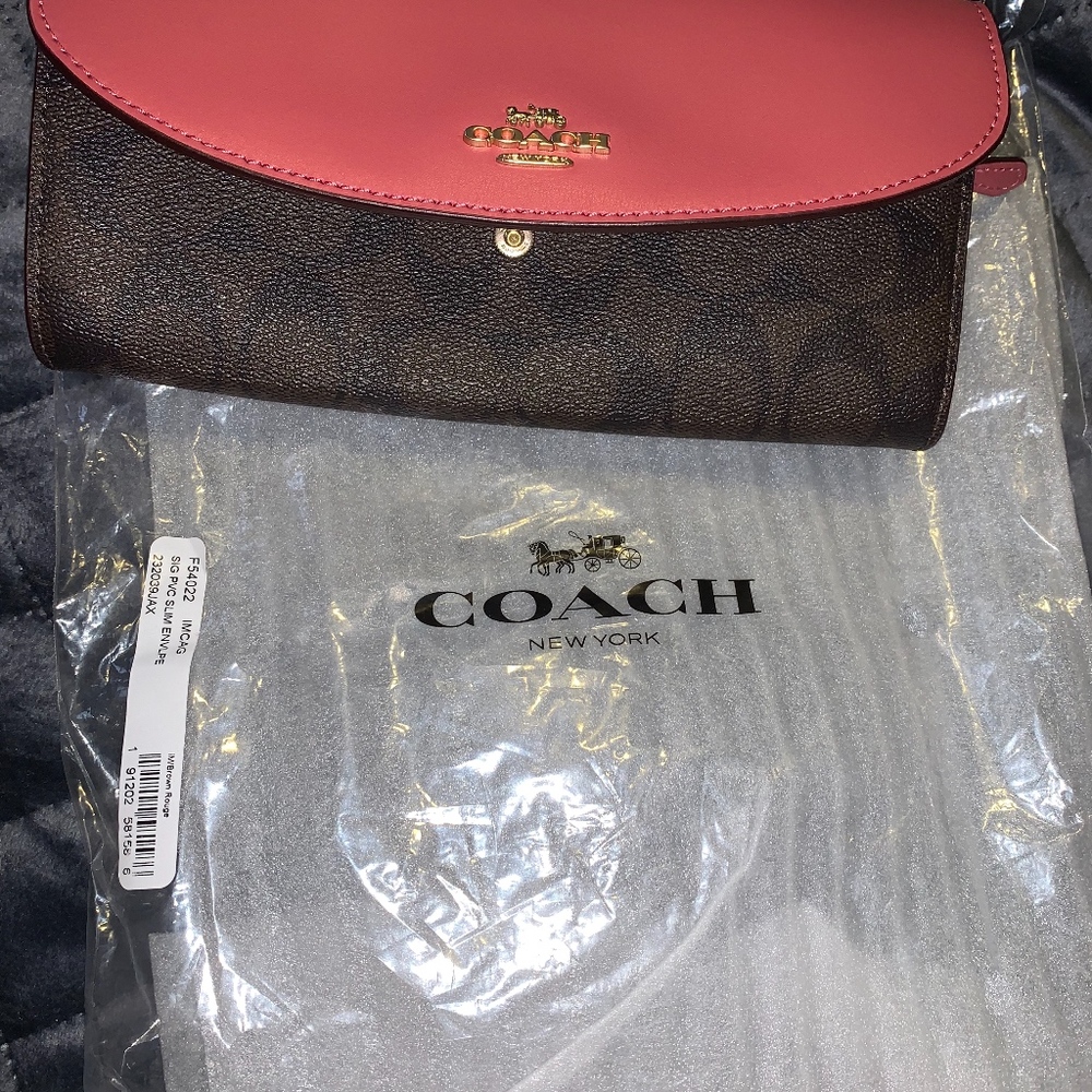Coach Wallet - Picture 4 of 4